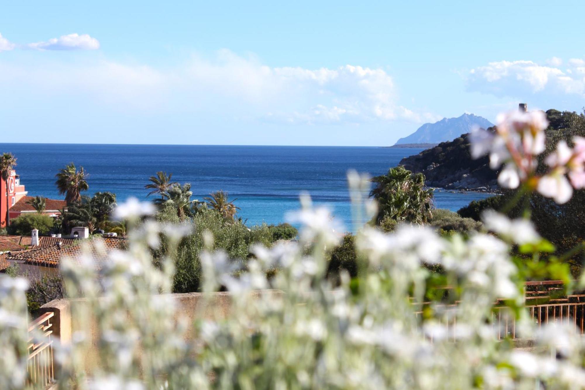Arbatax Le Terrazze Sul Mare Aparthotel Exterior photo